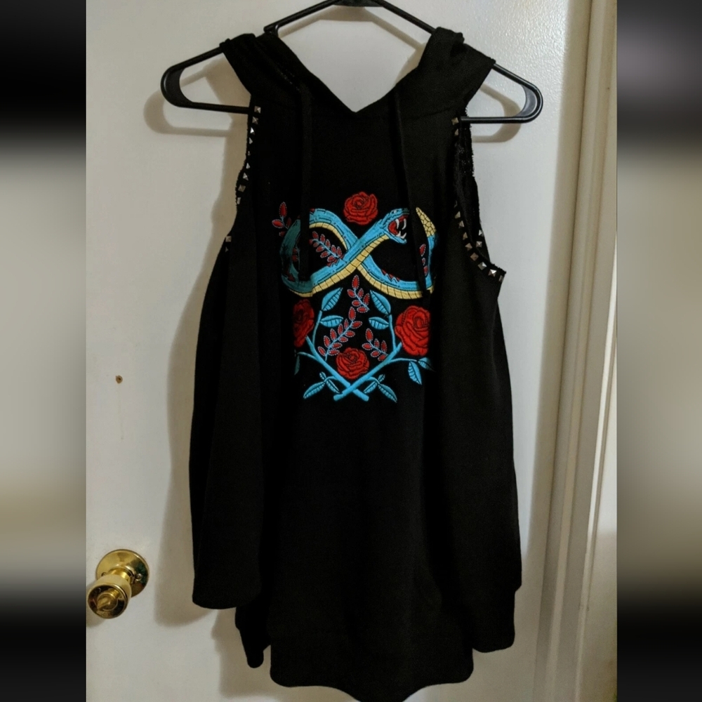 Torrid Black Cold Shoulder Long Sleeve Hoodie Rose Embroidery Snake Infinity